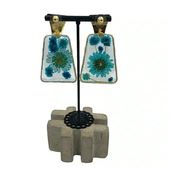 Handcrafted Designer Pressed Gerbera Daisy Floral Statement Dangle Earrings Art - Picture 4 of 5